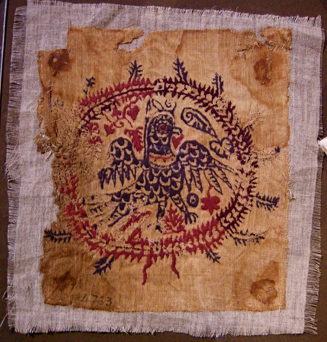 Linen cloth embroidered with wool