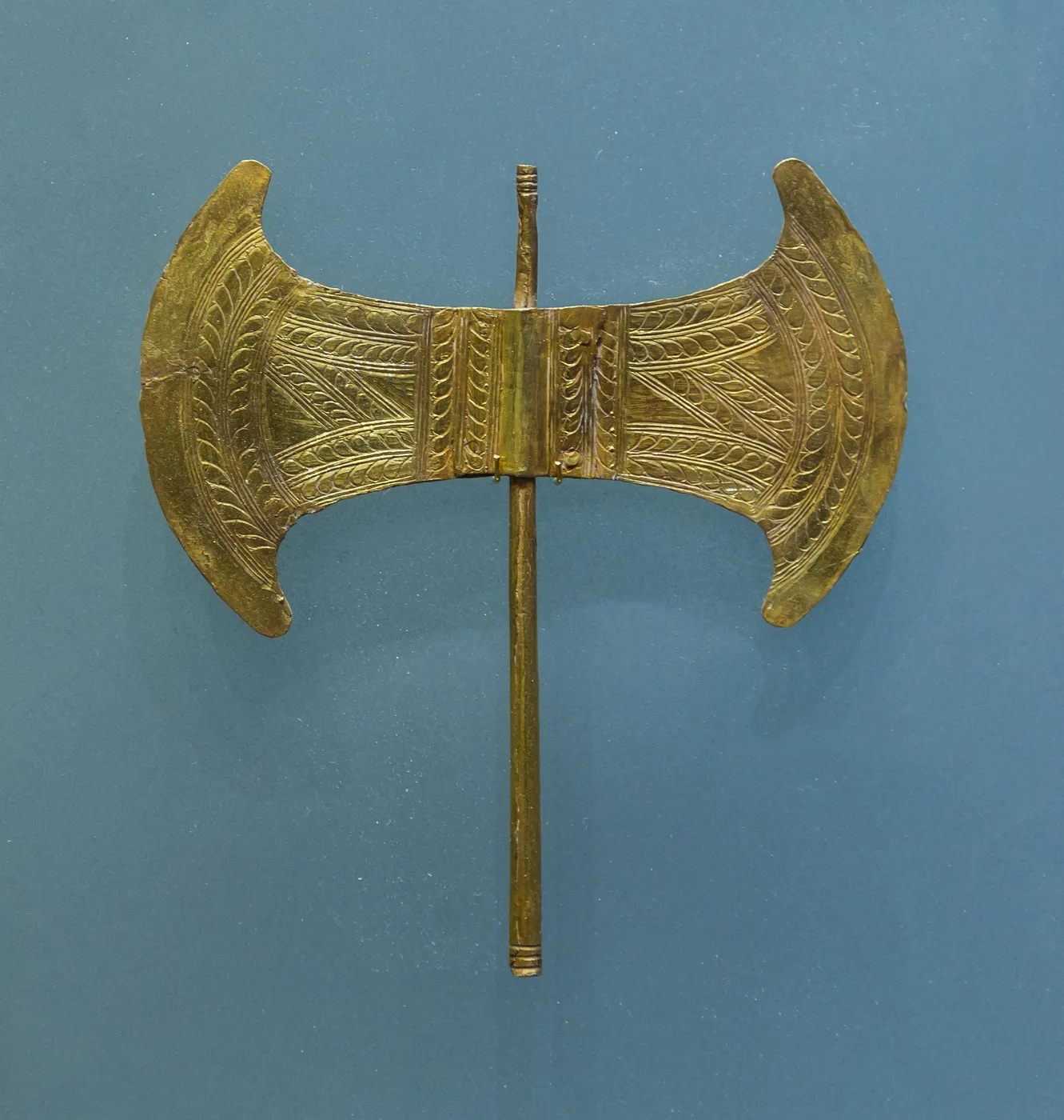 Double-headed battle axe