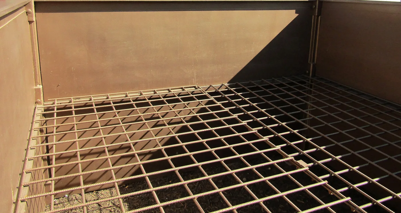 Grating inside the altar (BYU model)