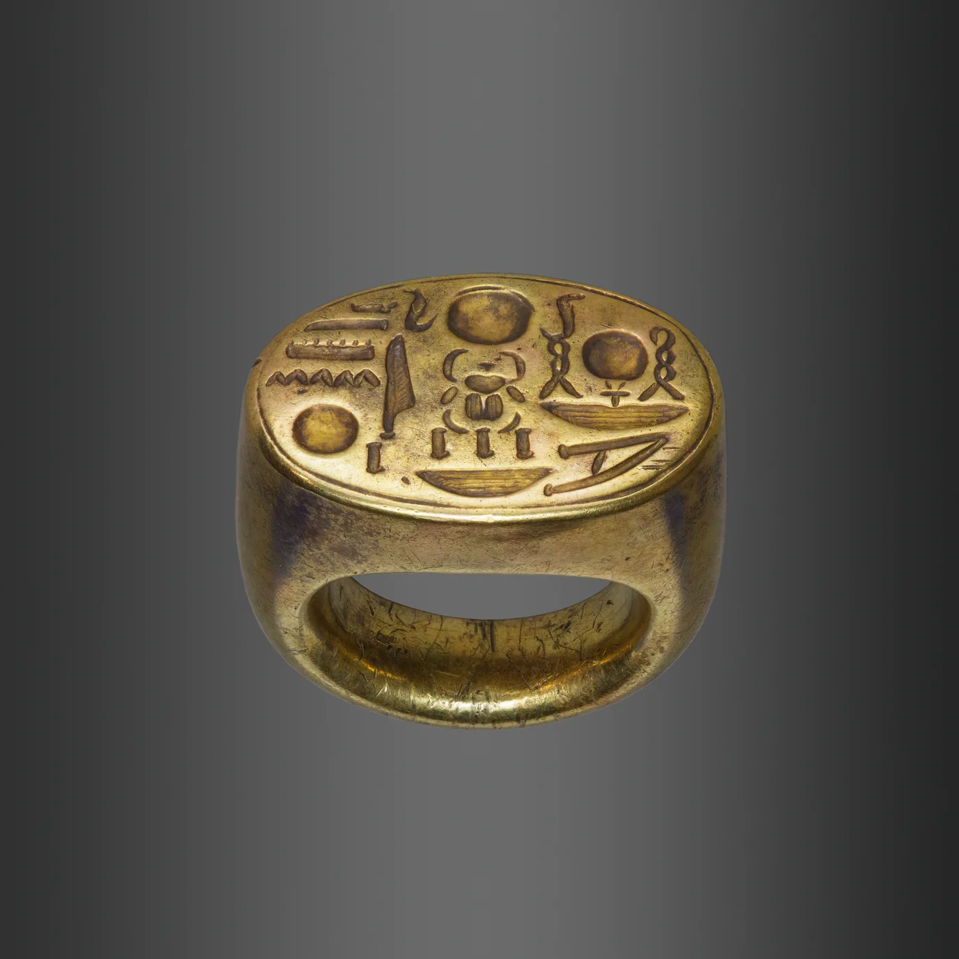 Signet ring
