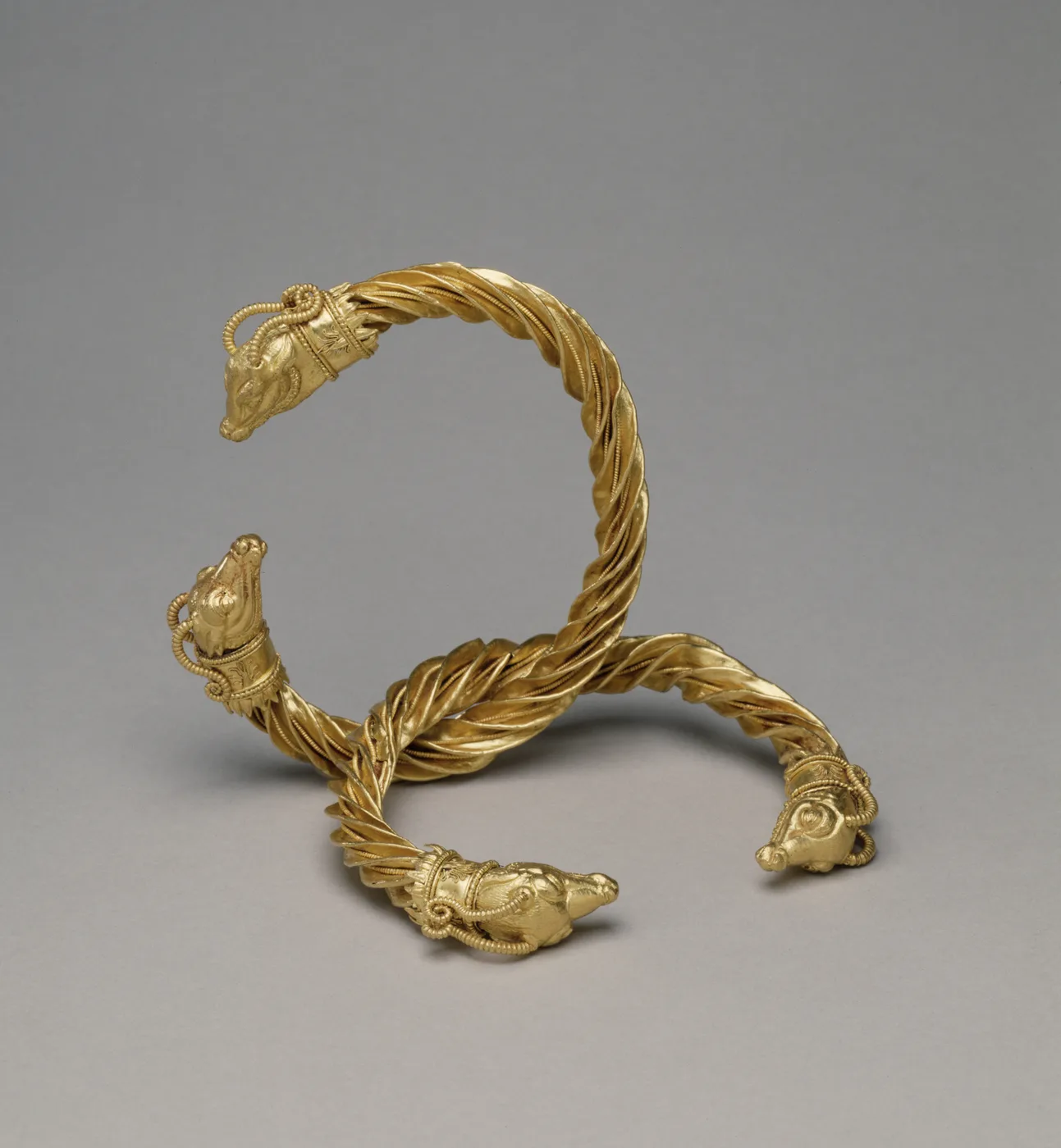 Bracelets with antelope-head ends